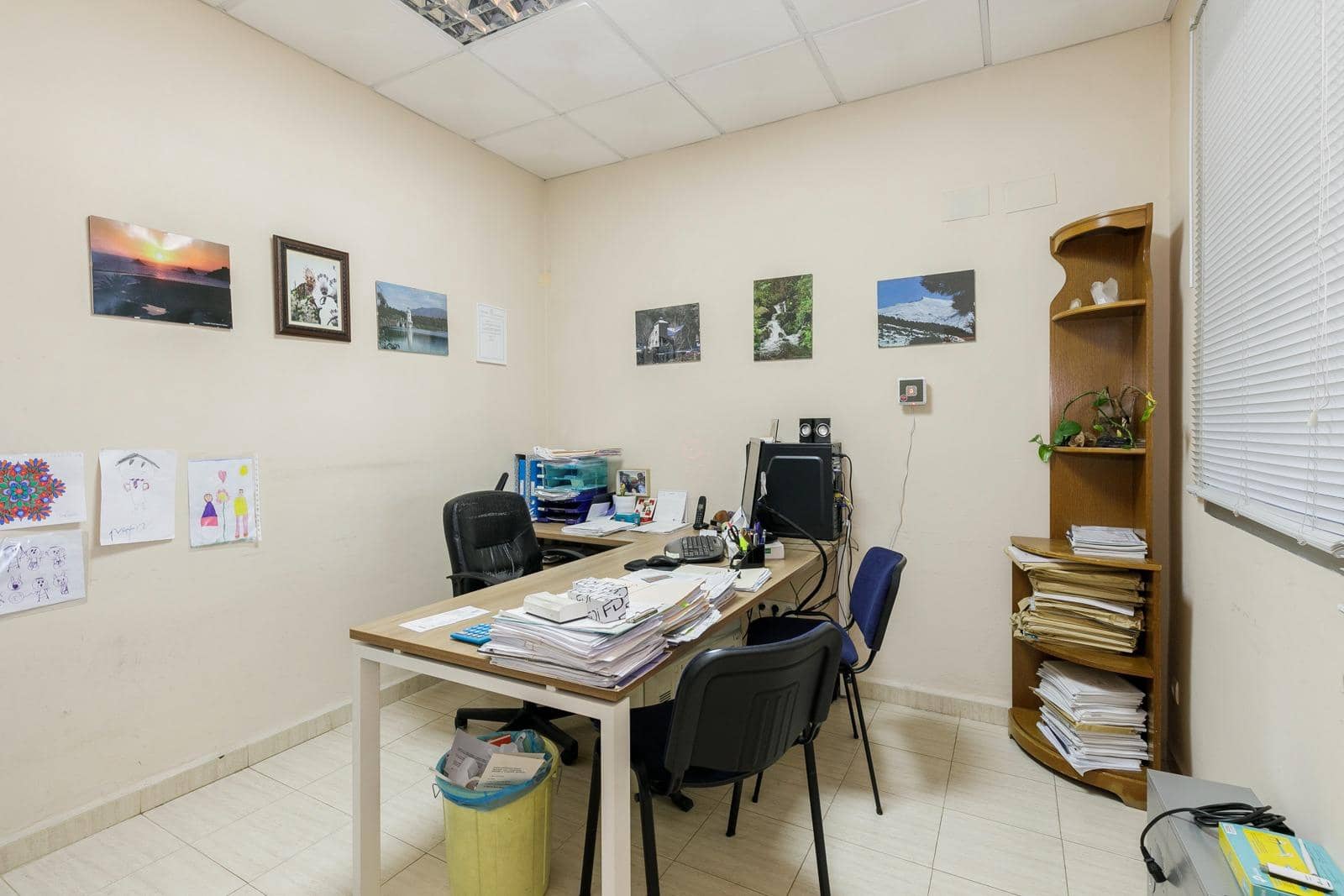 Kaupallinen myytävänä paikassa Armilla - 135 000 € (Ref: 7475499)