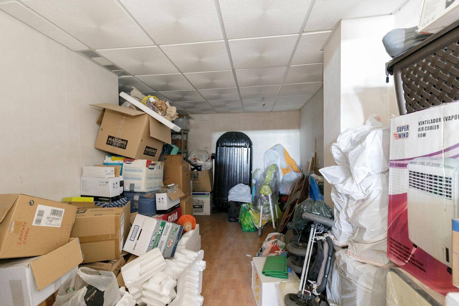 Kaupallinen myytävänä paikassa Armilla - 135 000 € (Ref: 7475499)