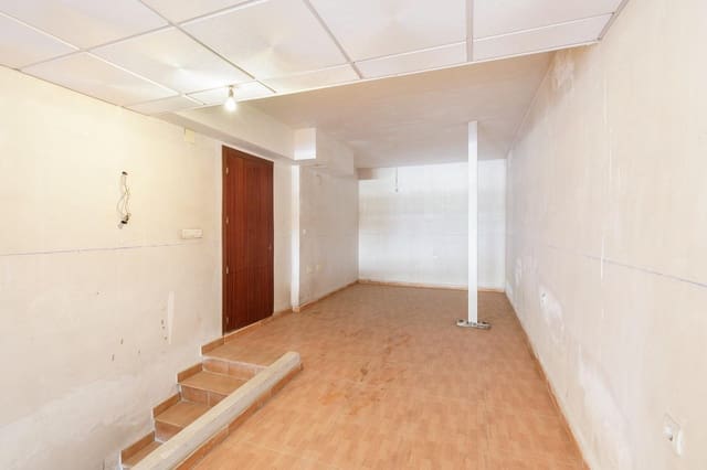 Kaupallinen myytävänä paikassa Armilla - 135 000 € (Ref: 7475499)