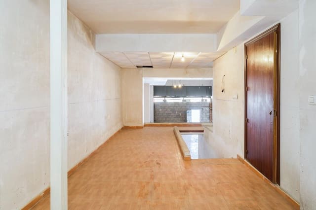 Kaupallinen myytävänä paikassa Armilla - 135 000 € (Ref: 7475499)