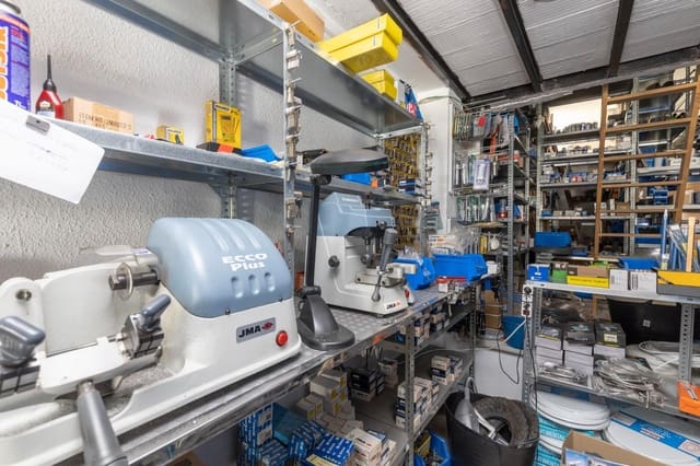 Local Comercial en Zaidin, Granada ciudad en venta - 150.000 € (Ref: 7477486)