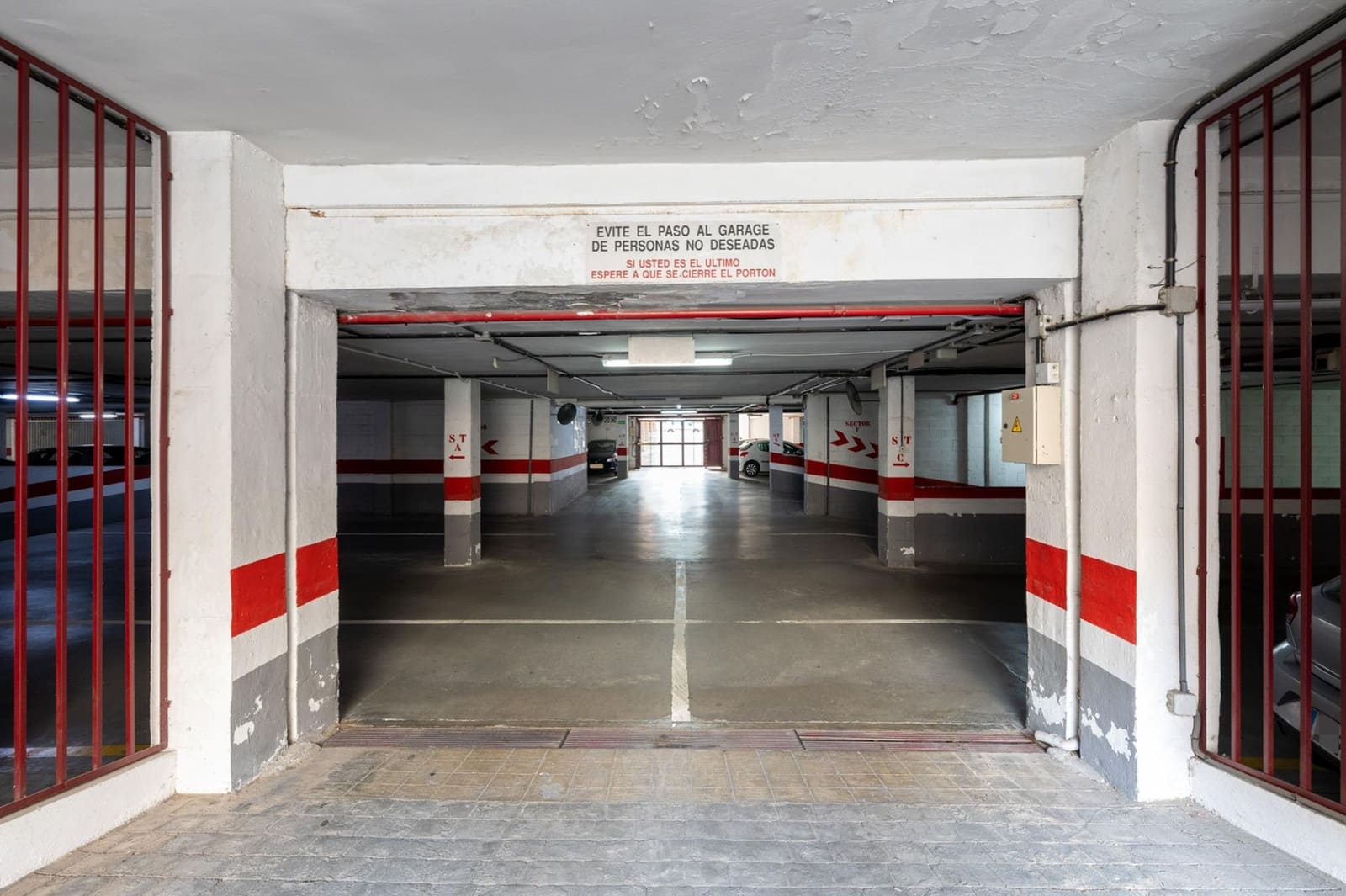 Garage til salg i Granada by - € 23.000 (Ref: 7652168)