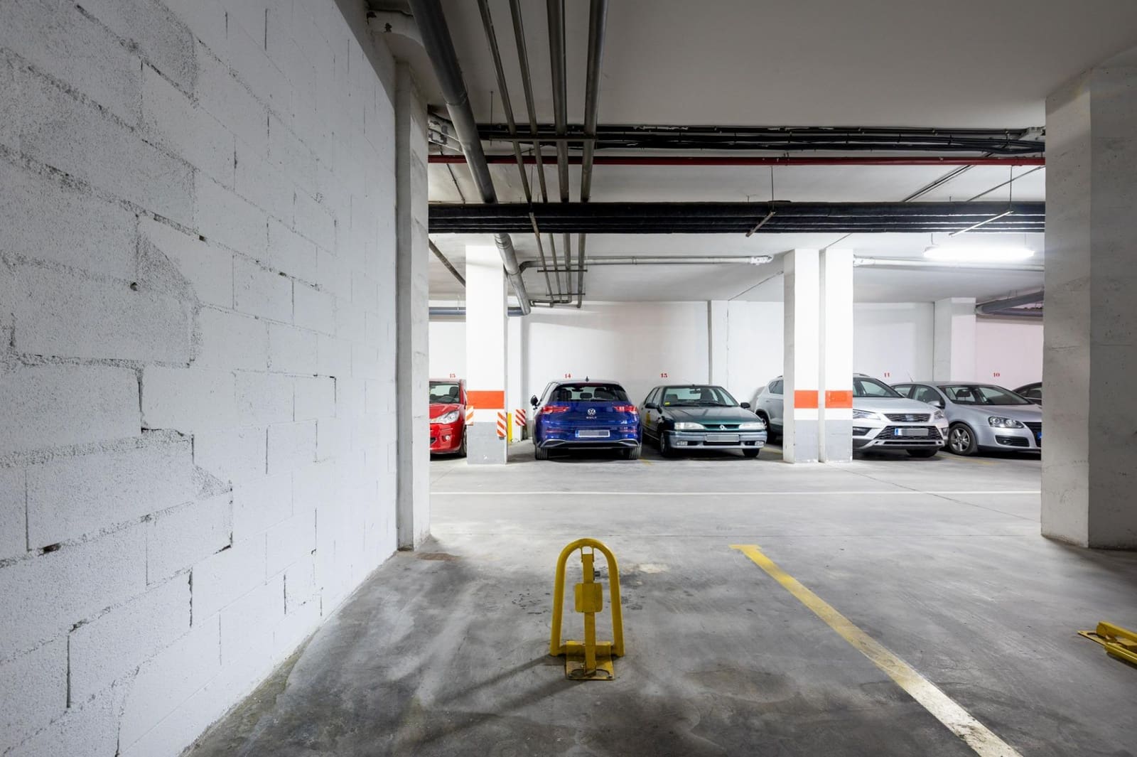 Garage til salg i Granada by - € 23.000 (Ref: 7652168)