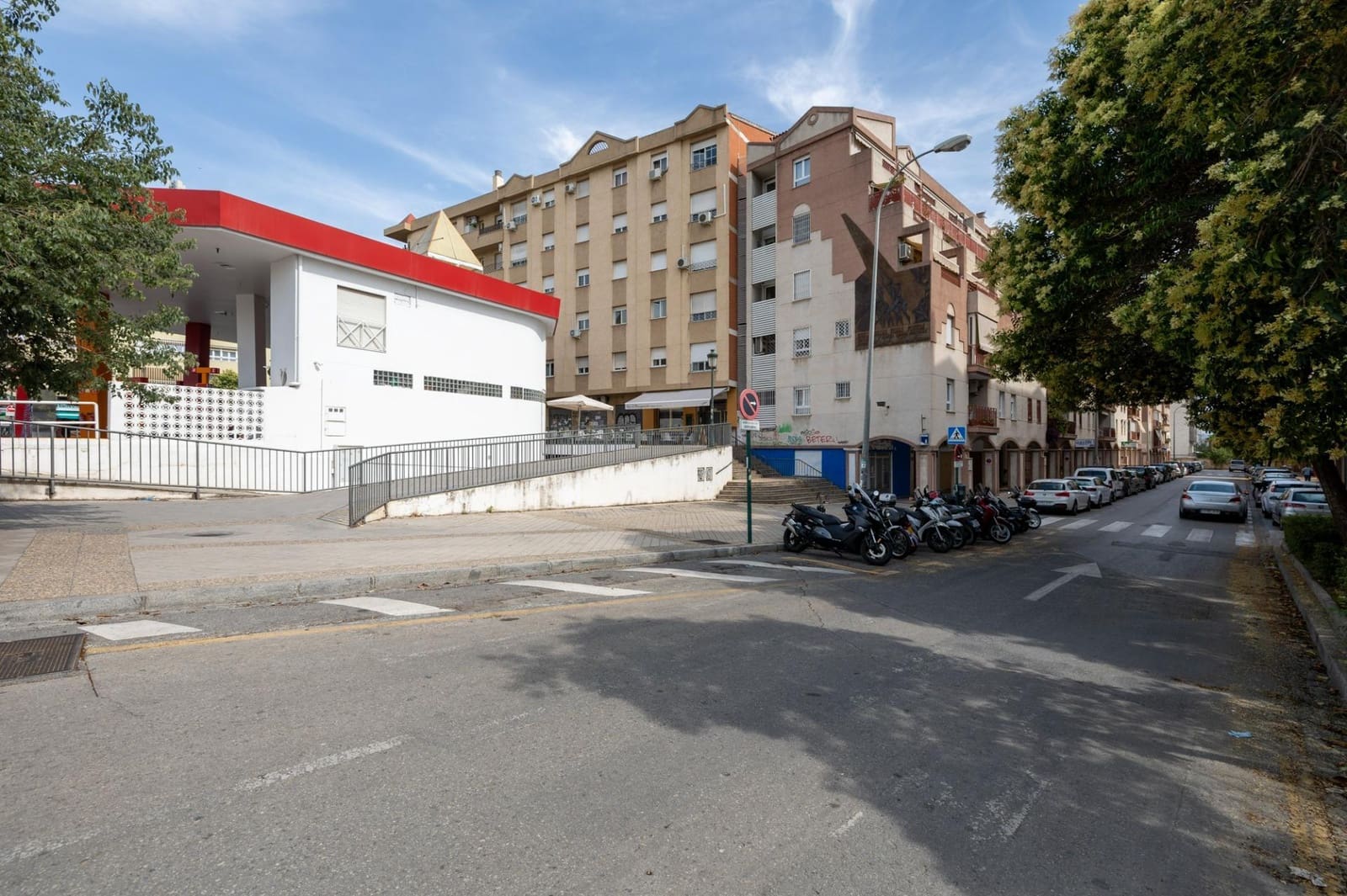 Garage til salg i Granada by - € 23.000 (Ref: 7652168)