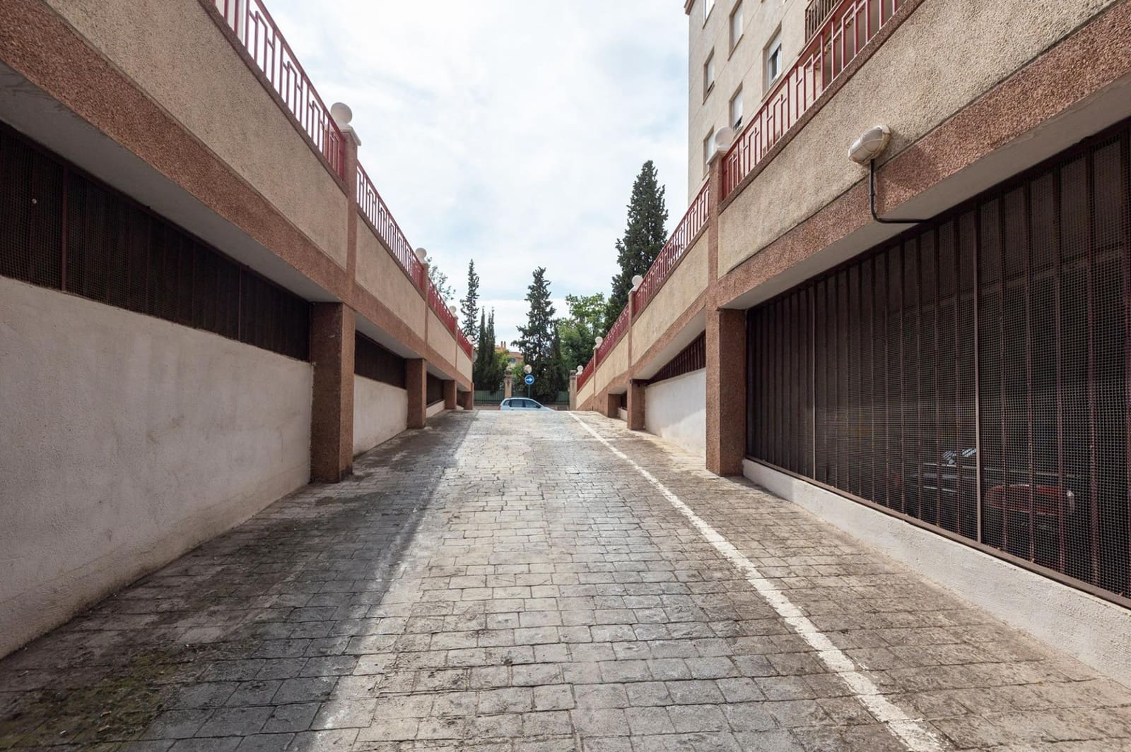 Garage til salg i Granada by - € 23.000 (Ref: 7652168)