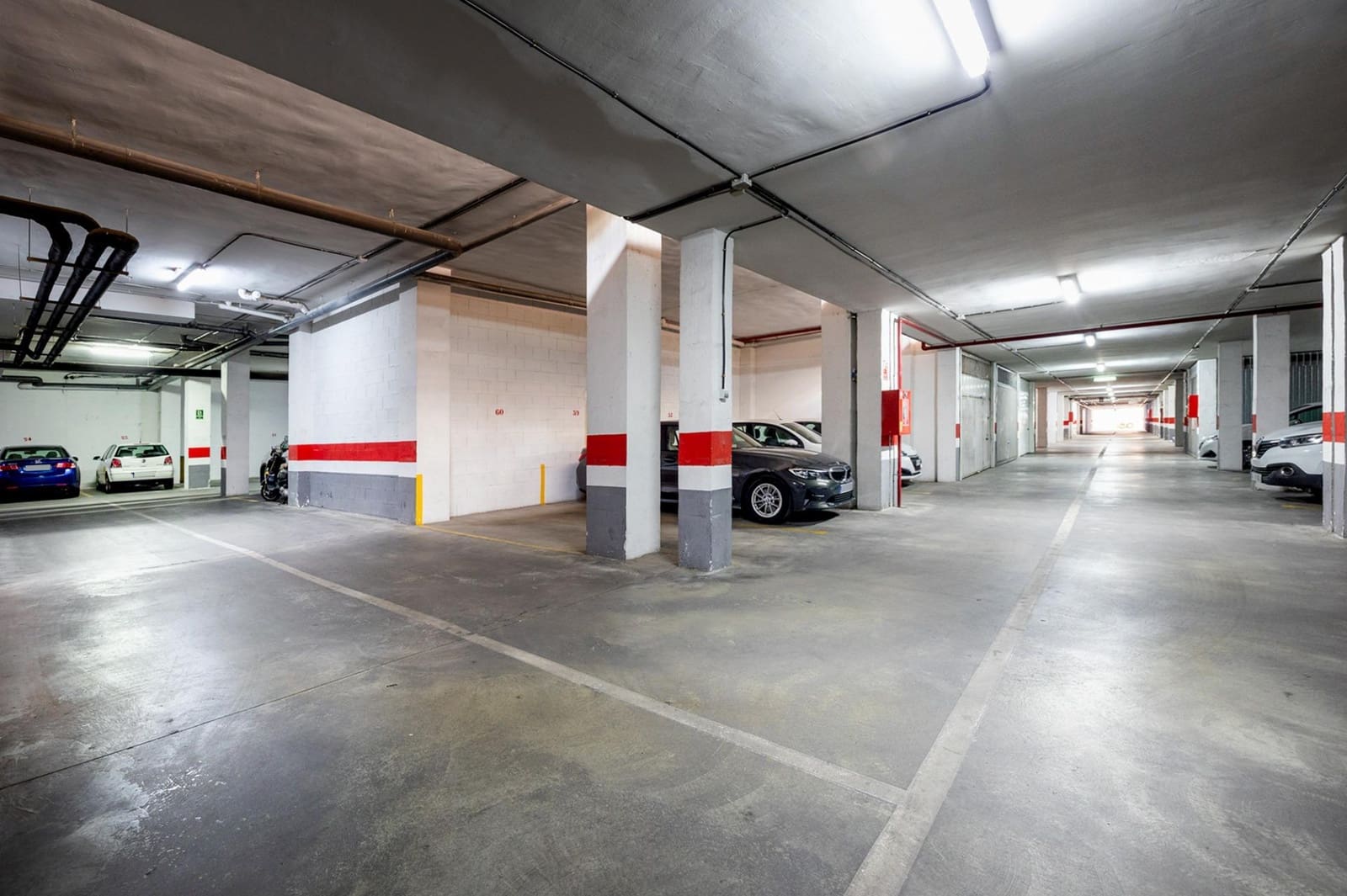 Garage til salg i Granada by - € 23.000 (Ref: 7652168)