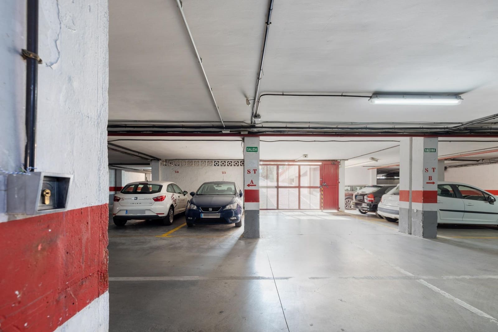 Garage til salg i Granada by - € 23.000 (Ref: 7652168)