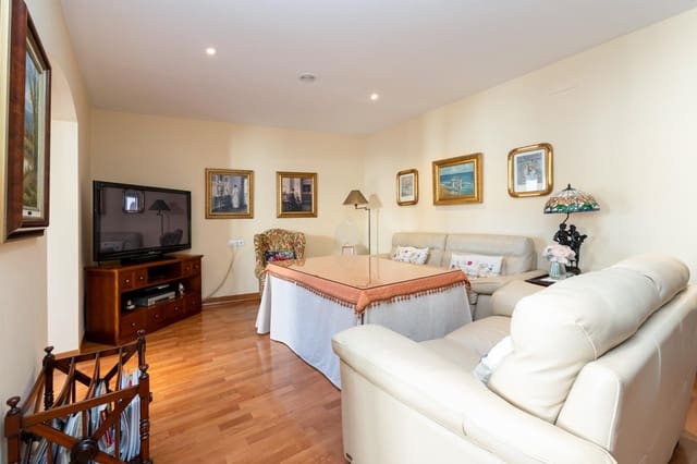 4 bedroom Terraced Villa for sale in Loja - € 155,000 (Ref: 7659965)