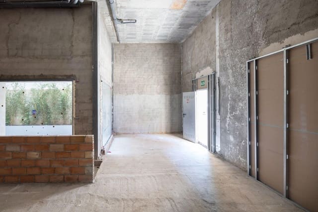 Local Comercial en Figares, Granada ciudad en venta - 350.000 € (Ref: 7717675)