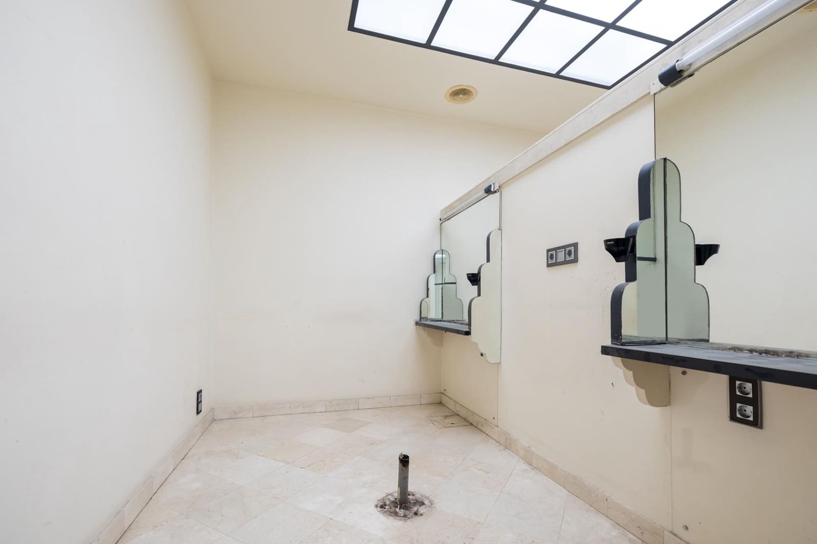 1 makuuhuone Kaupallinen myytävänä paikassa Granada kaupunki - 375 000 € (Ref: 7789343)