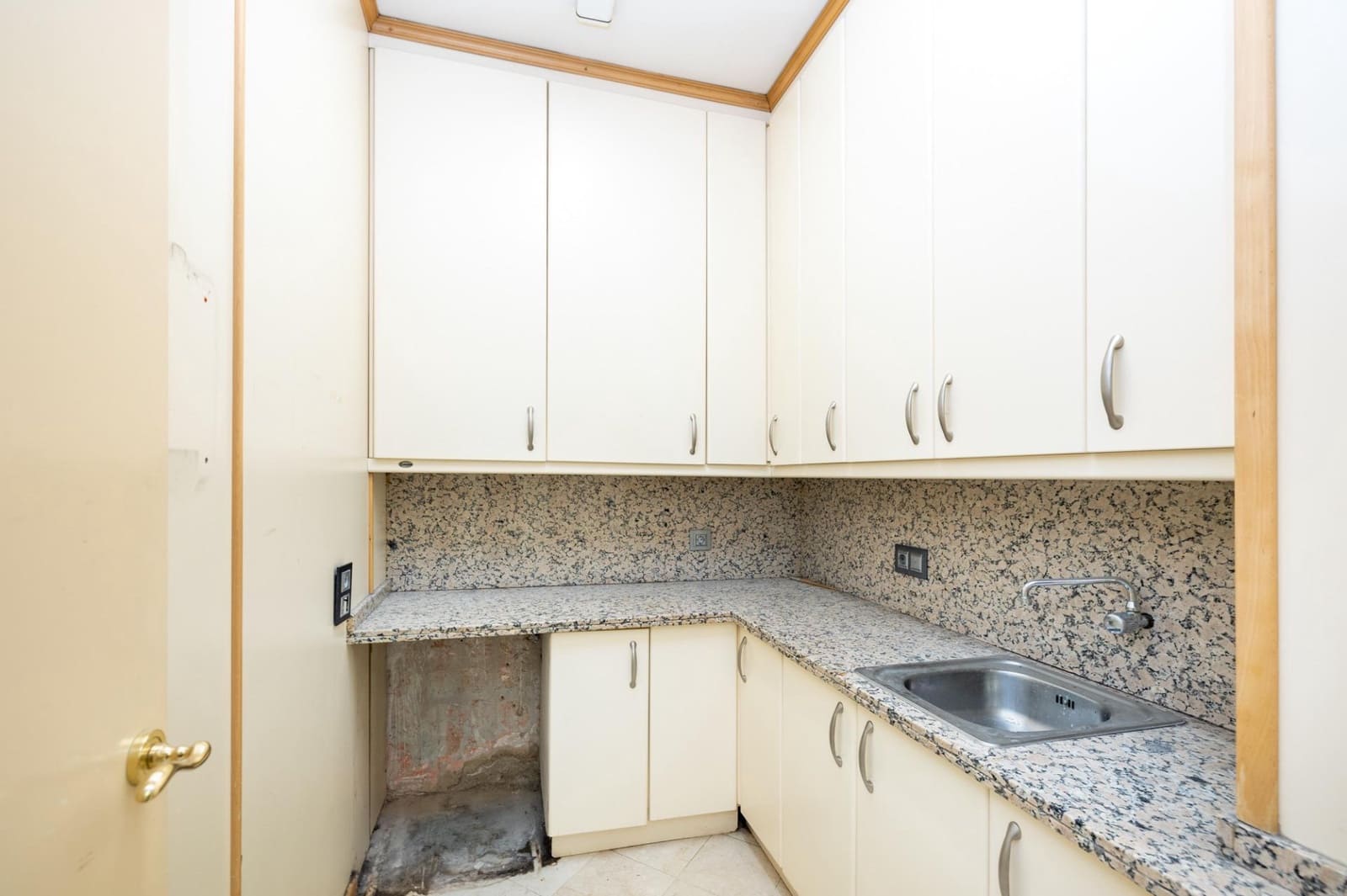 1 makuuhuone Kaupallinen myytävänä paikassa Granada kaupunki - 375 000 € (Ref: 7789343)