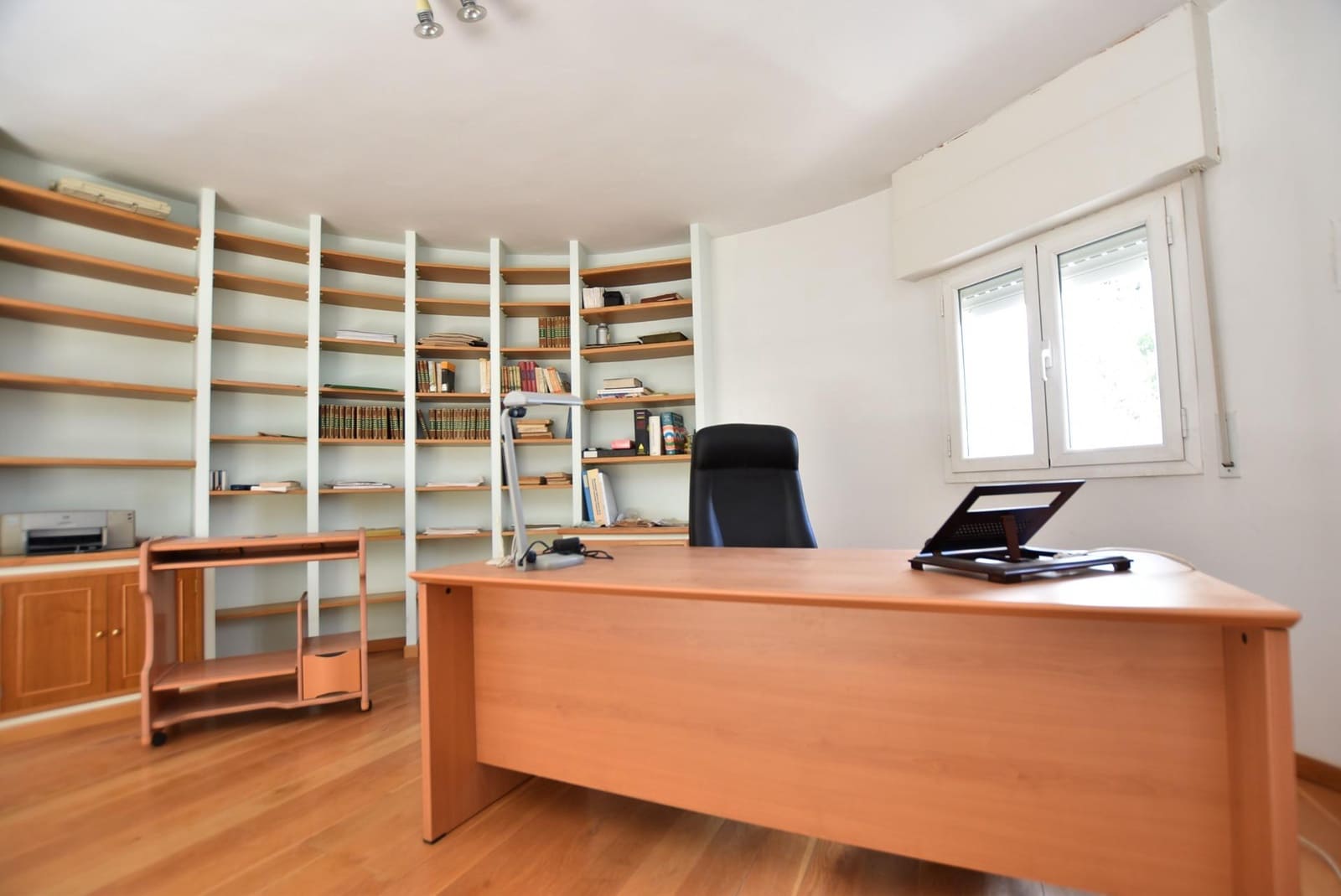 4 bedroom Villa for sale in Albolote with garage - € 420,000 (Ref: 7828807)