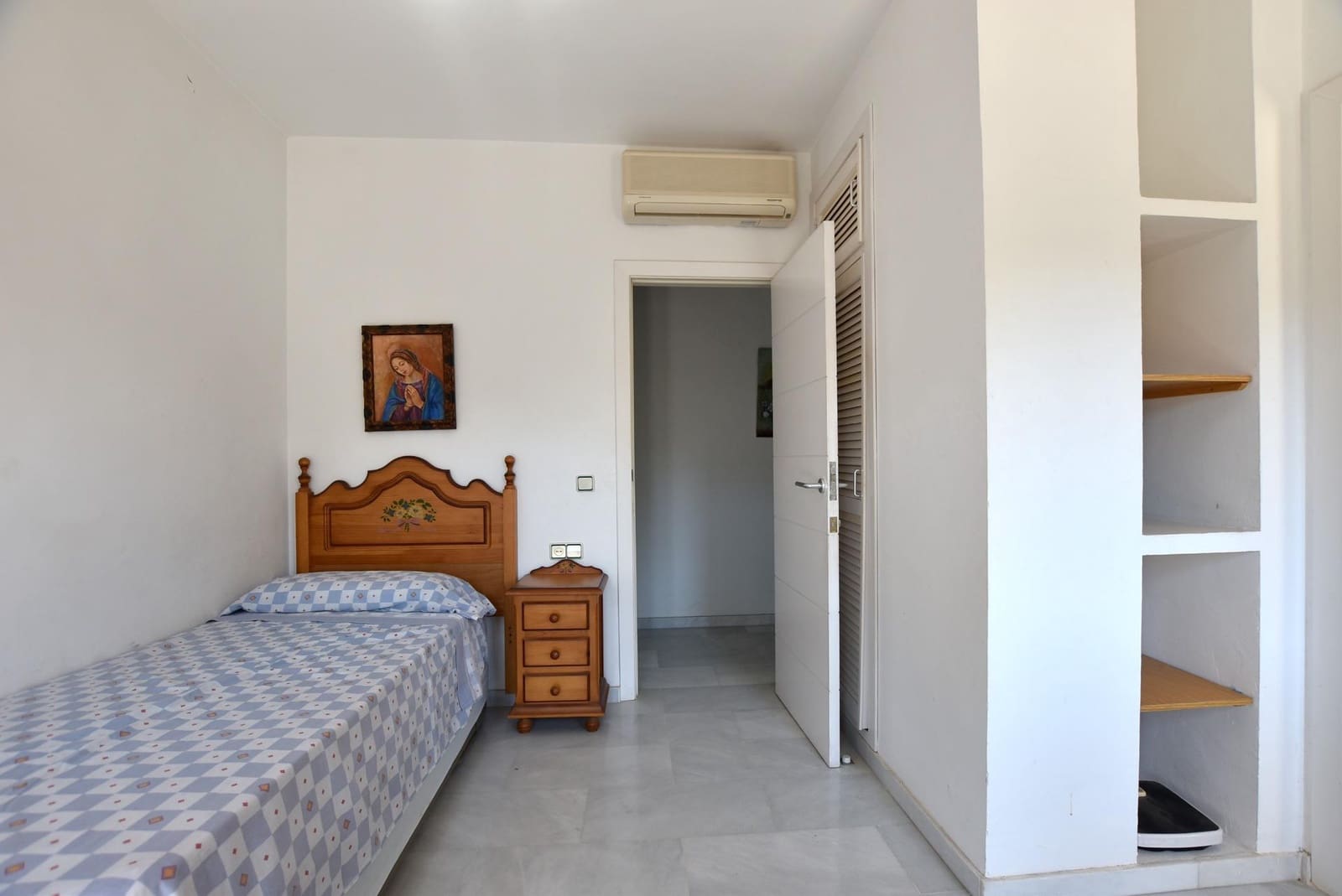 4 bedroom Villa for sale in Albolote with garage - € 420,000 (Ref: 7828807)