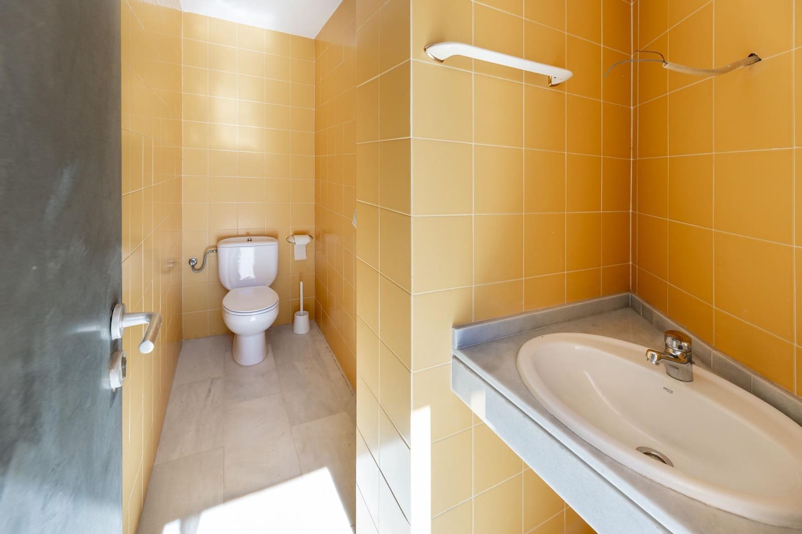 4 bedroom Villa for sale in Albolote with garage - € 420,000 (Ref: 7828807)