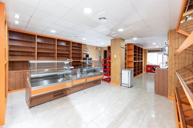 Komercyjne na sprzedaż w Miasto Grenada - 156 000 € (Ref: 7862746)