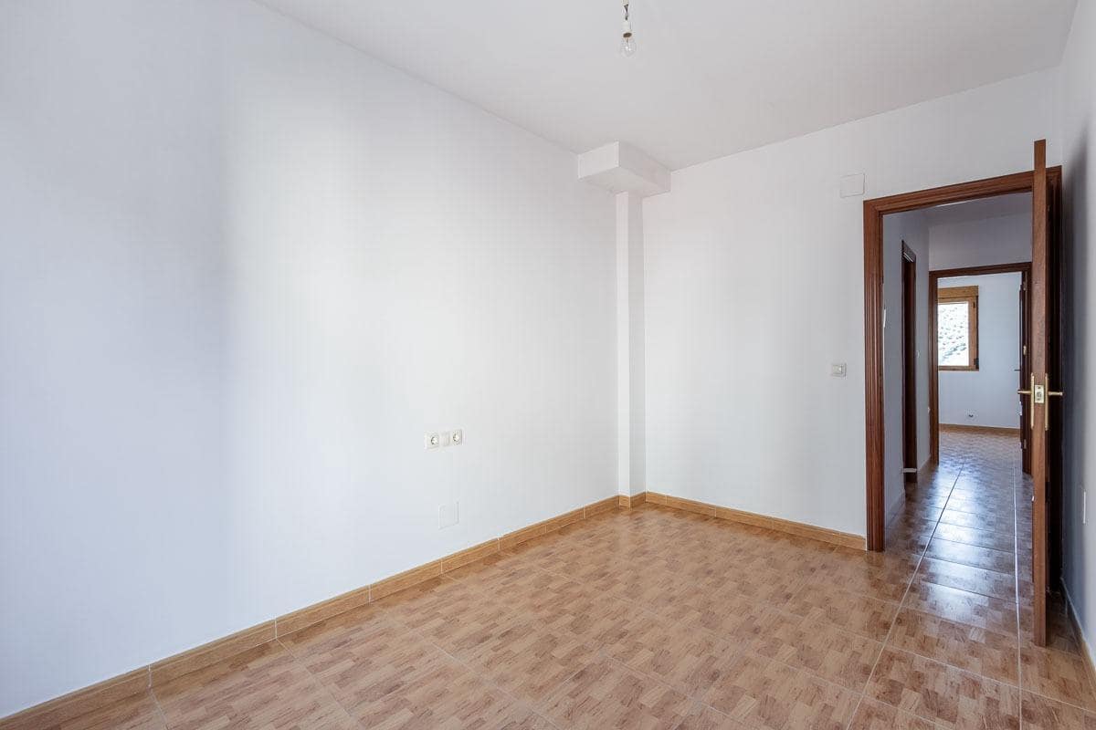 5 quarto Moradia em Banda para venda em Xaem cidade com garagem - 136 900 € (Ref: 7875112)