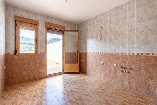 5 quarto Moradia em Banda para venda em Xaém cidade com garagem - 136 900 € (Ref: 7875112)