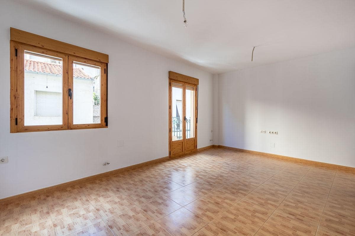 5 quarto Moradia em Banda para venda em Xaem cidade com garagem - 136 900 € (Ref: 7875112)