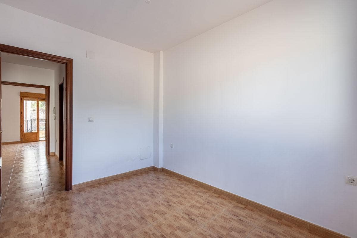 5 quarto Moradia em Banda para venda em Xaem cidade com garagem - 136 900 € (Ref: 7875112)