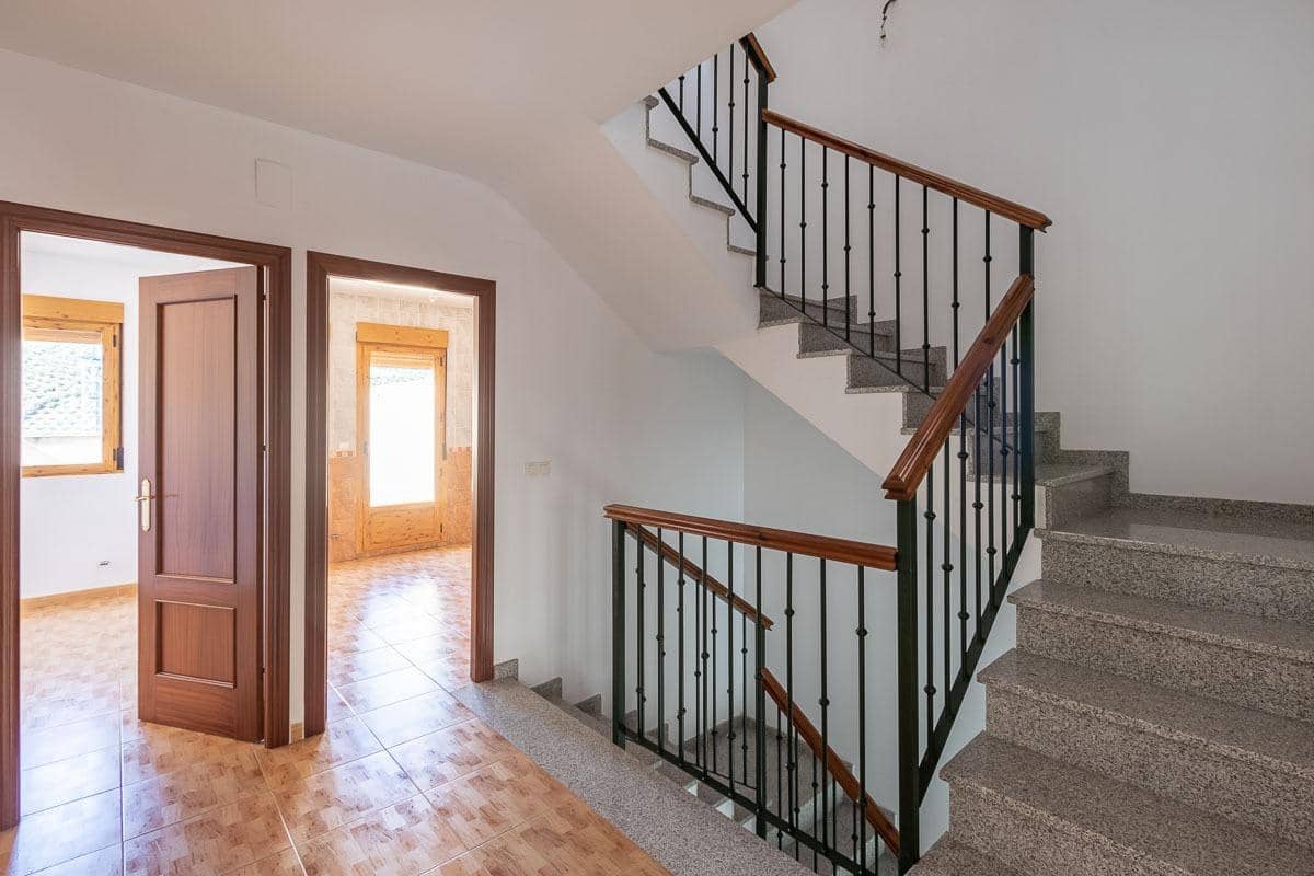 5 quarto Moradia em Banda para venda em Xaem cidade com garagem - 136 900 € (Ref: 7875112)