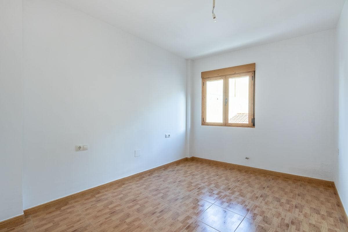 5 quarto Moradia em Banda para venda em Xaem cidade com garagem - 136 900 € (Ref: 7875112)