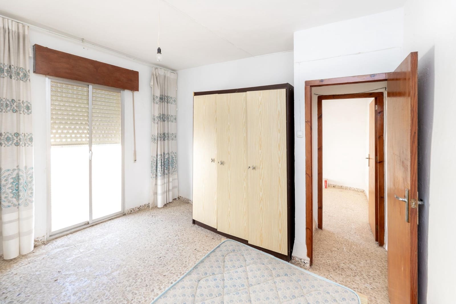 7 soveværelse Byhus til salg i Agron - € 37.000 (Ref: 7952381)