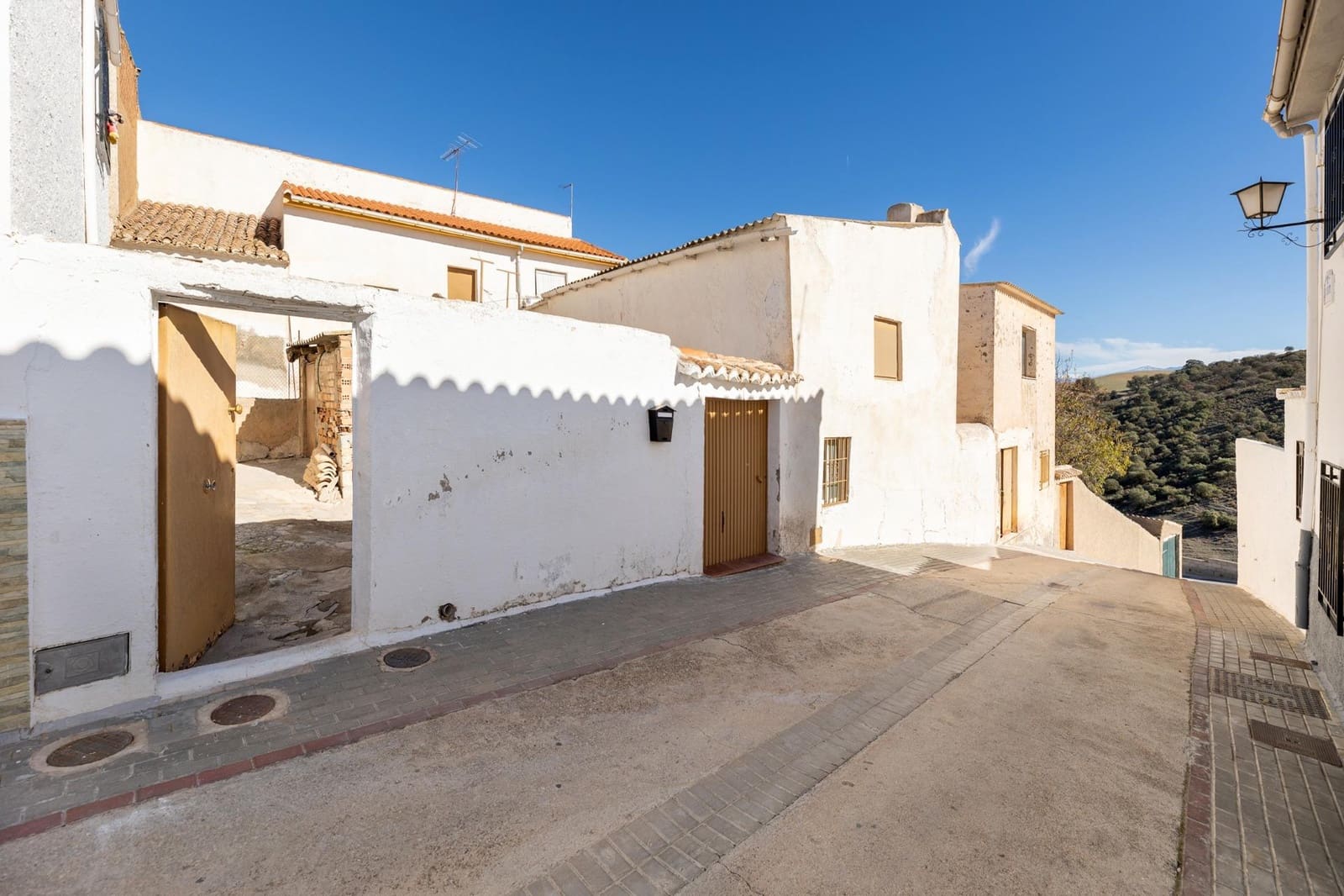 7 soveværelse Byhus til salg i Agron - € 37.000 (Ref: 7952381)