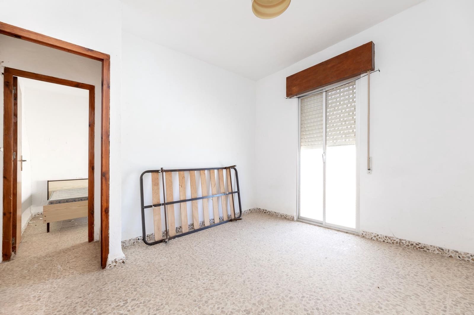 7 soveværelse Byhus til salg i Agron - € 37.000 (Ref: 7952381)