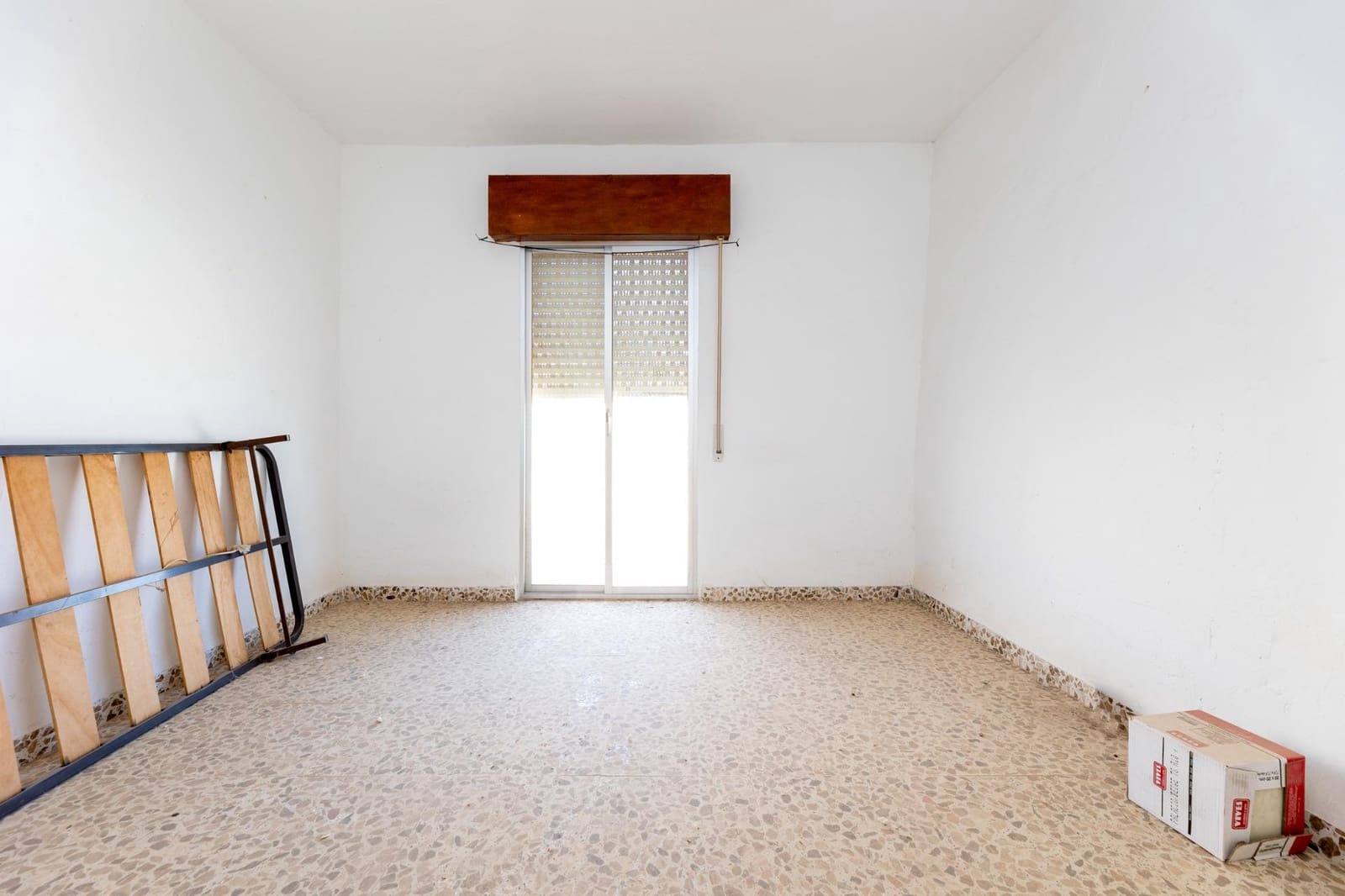 7 soveværelse Byhus til salg i Agron - € 37.000 (Ref: 7952381)