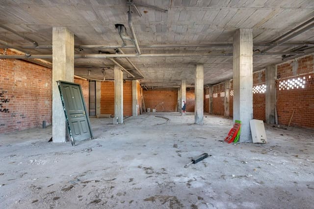 Commercieel te koop in Armilla - € 500.000 (Ref: 7955395)