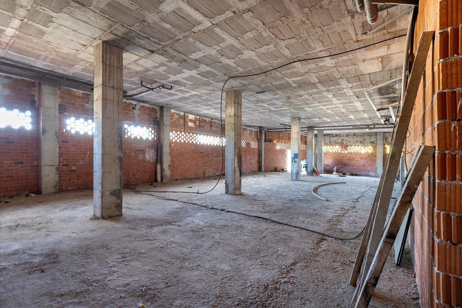 Commercieel te koop in Armilla - € 500.000 (Ref: 7955395)