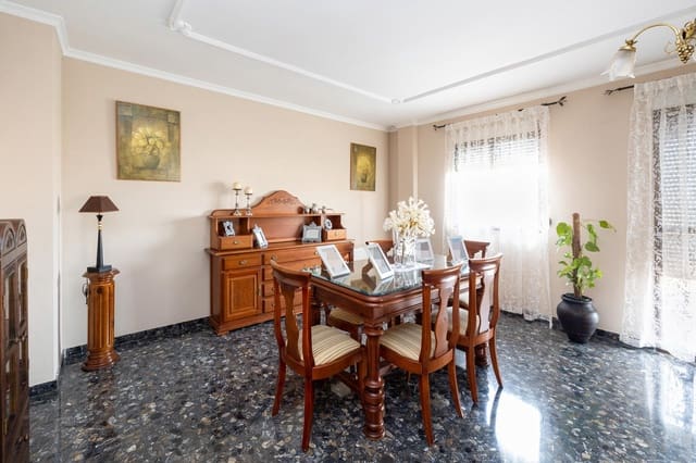 4 sovrum Villa till salu i Las Gabias med garage - 245 000 € (Ref: 7973414)