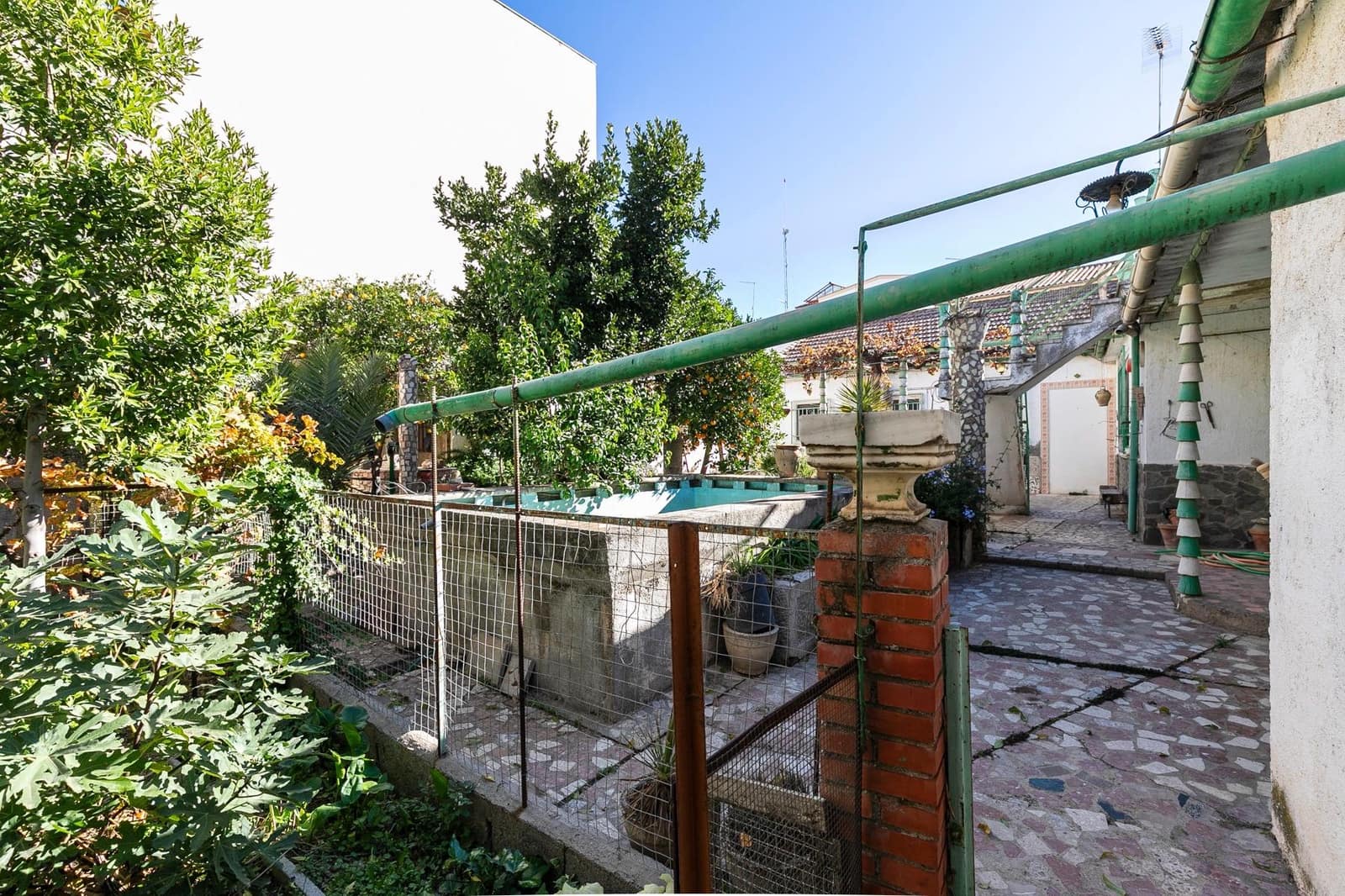 4 soveværelse Byhus til salg i Albolote med swimmingpool garage - € 300.000 (Ref: 7981841)