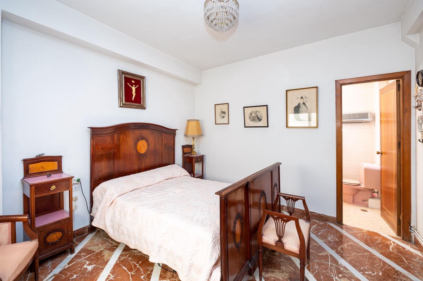 6 bedroom Flat for sale in San Matías Realejo, Granada city with