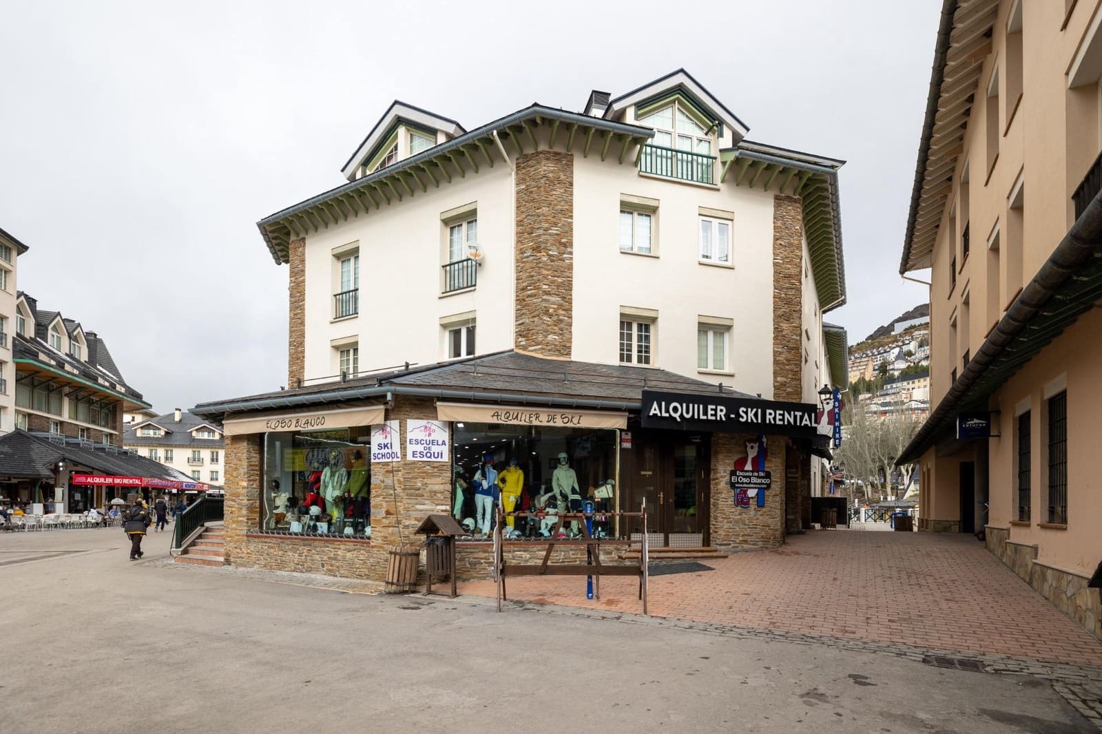 2 bedroom Flat for sale in Sierra Nevada, Monachil with garage €