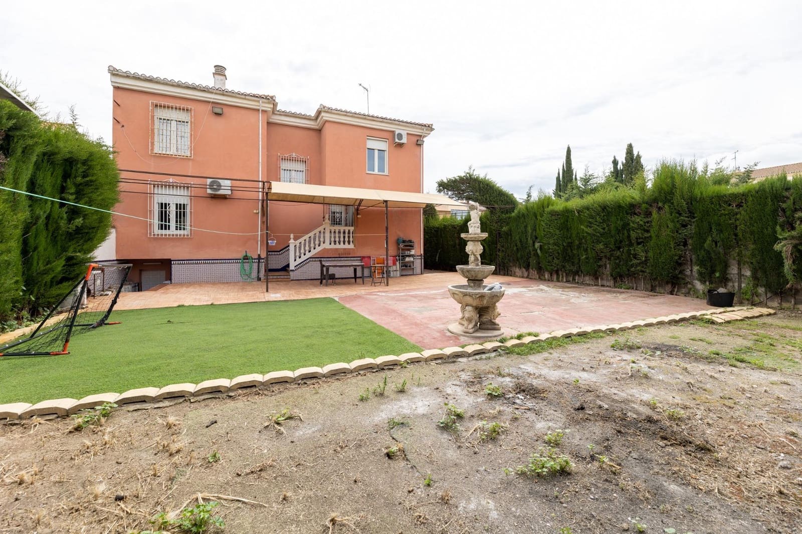 5 soveværelse Villa til salg i Santa Fe med garage - € 325.000 (Ref: 8337800)