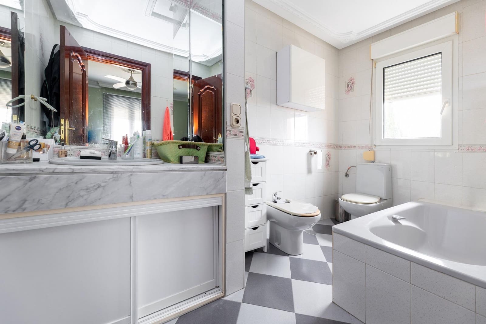 5 soveværelse Villa til salg i Santa Fe med garage - € 325.000 (Ref: 8337800)