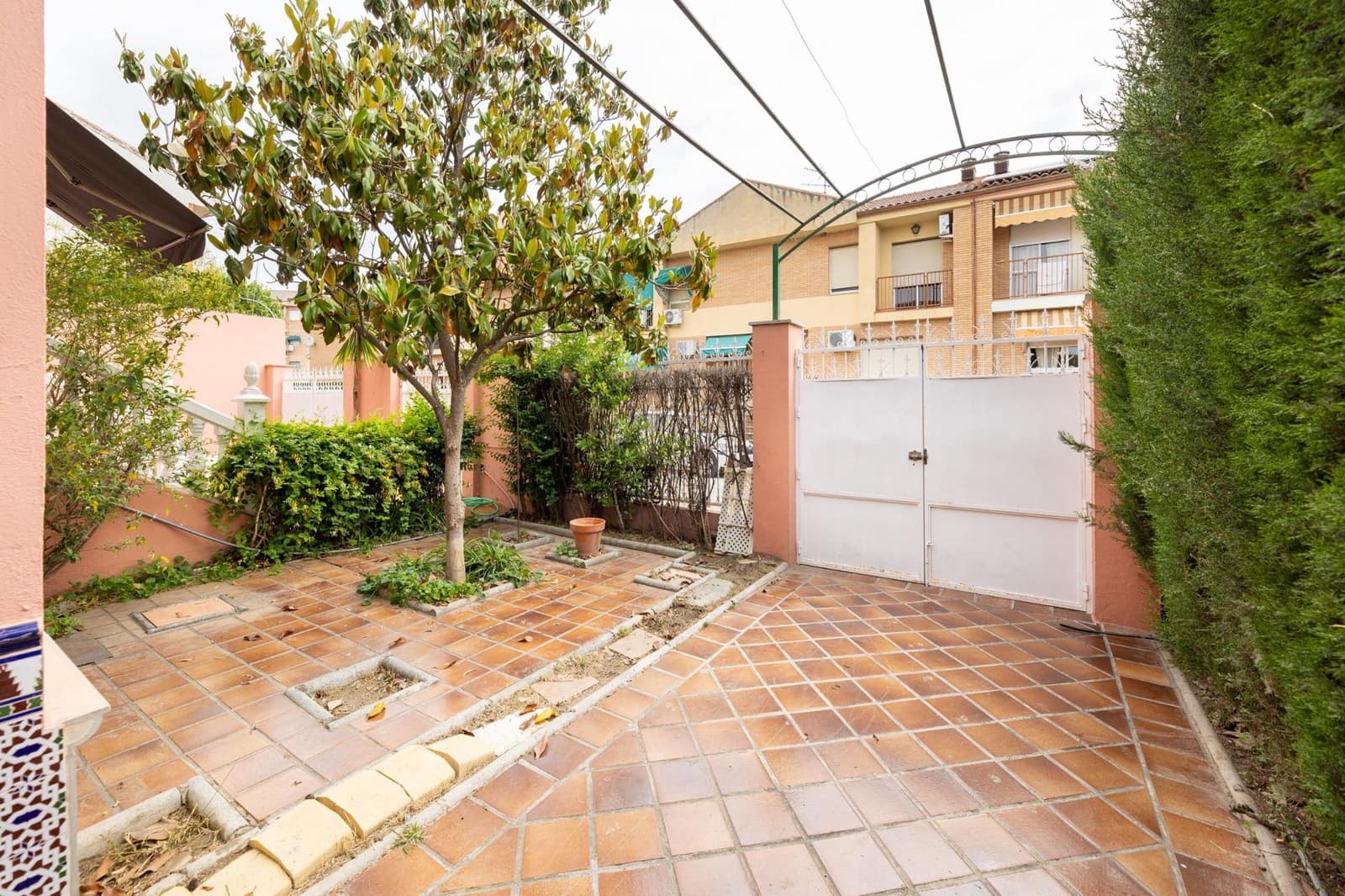 5 soveværelse Villa til salg i Santa Fe med garage - € 325.000 (Ref: 8337800)