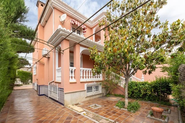 5 soveværelse Villa til salg i Santa Fe med garage - € 325.000 (Ref: 8337800)