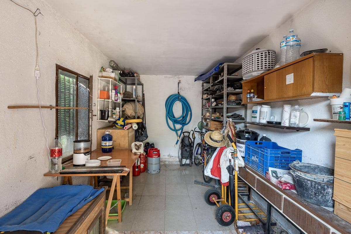 4 Zimmer Villa zu verkaufen in La Zubia mit Pool - 650.000 € (Ref: 8440367)