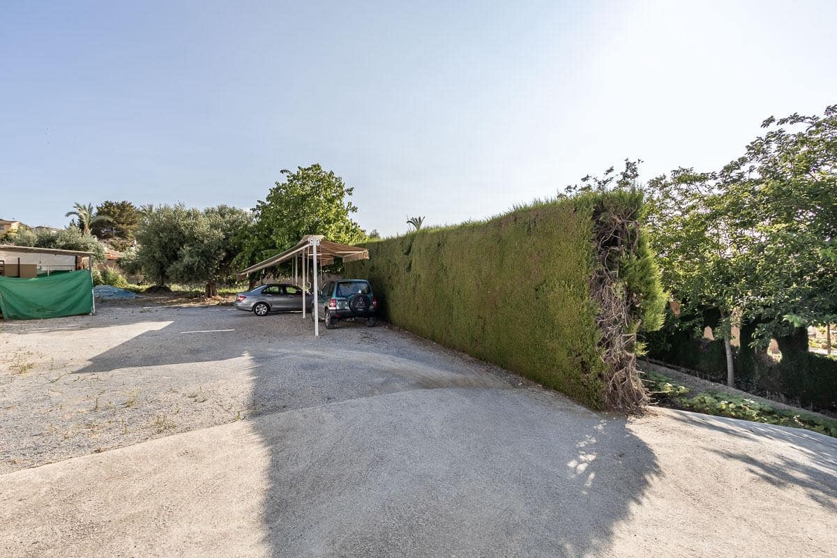 4 Zimmer Villa zu verkaufen in La Zubia mit Pool - 650.000 € (Ref: 8440367)