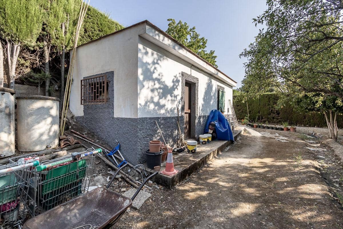 4 Zimmer Villa zu verkaufen in La Zubia mit Pool - 650.000 € (Ref: 8440367)