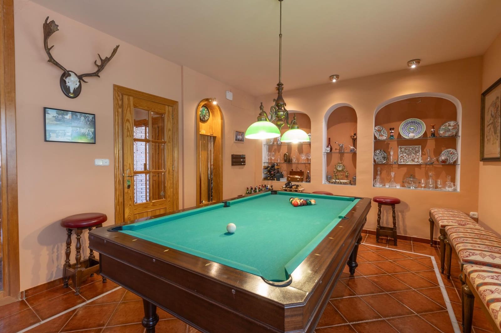 4 Zimmer Villa zu verkaufen in La Zubia mit Pool - 650.000 € (Ref: 8440367)