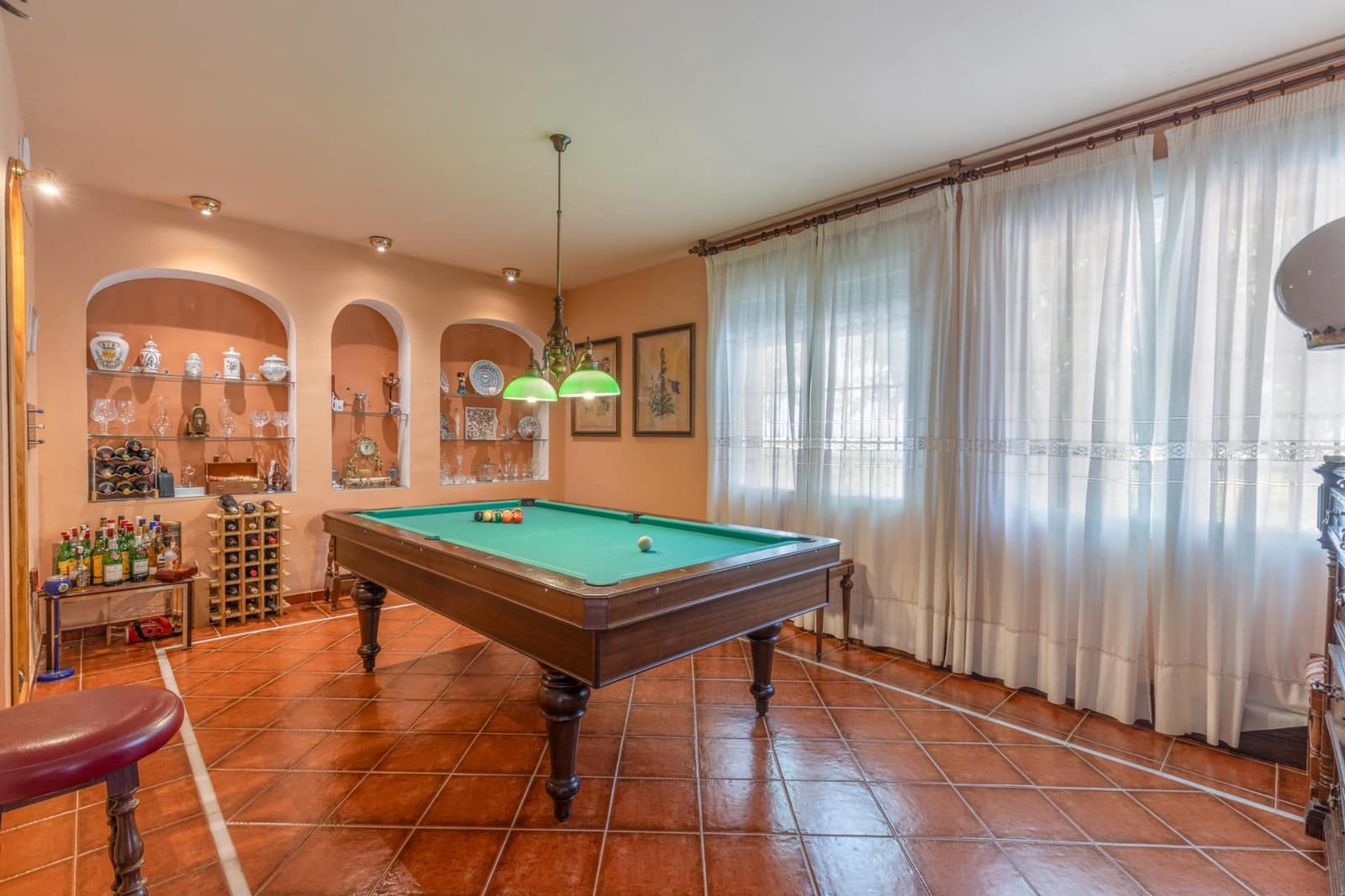 4 Zimmer Villa zu verkaufen in La Zubia mit Pool - 650.000 € (Ref: 8440367)