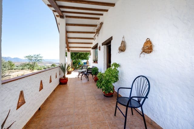 Chalet de 4 habitaciones en Nigüelas en venta con piscina - 429.000 € (Ref: 8590613)