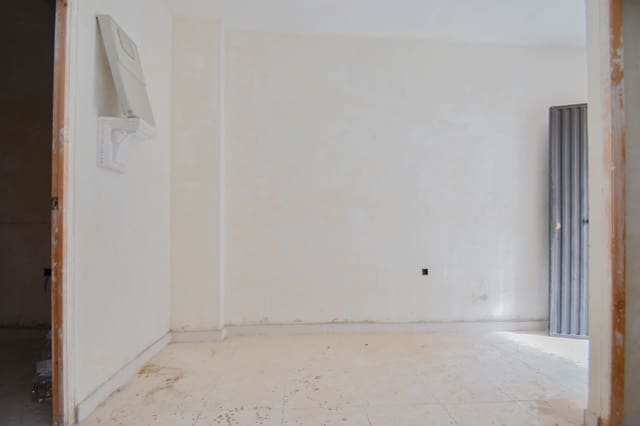 Commercieel te koop in Motril - € 55.000 (Ref: 8603782)