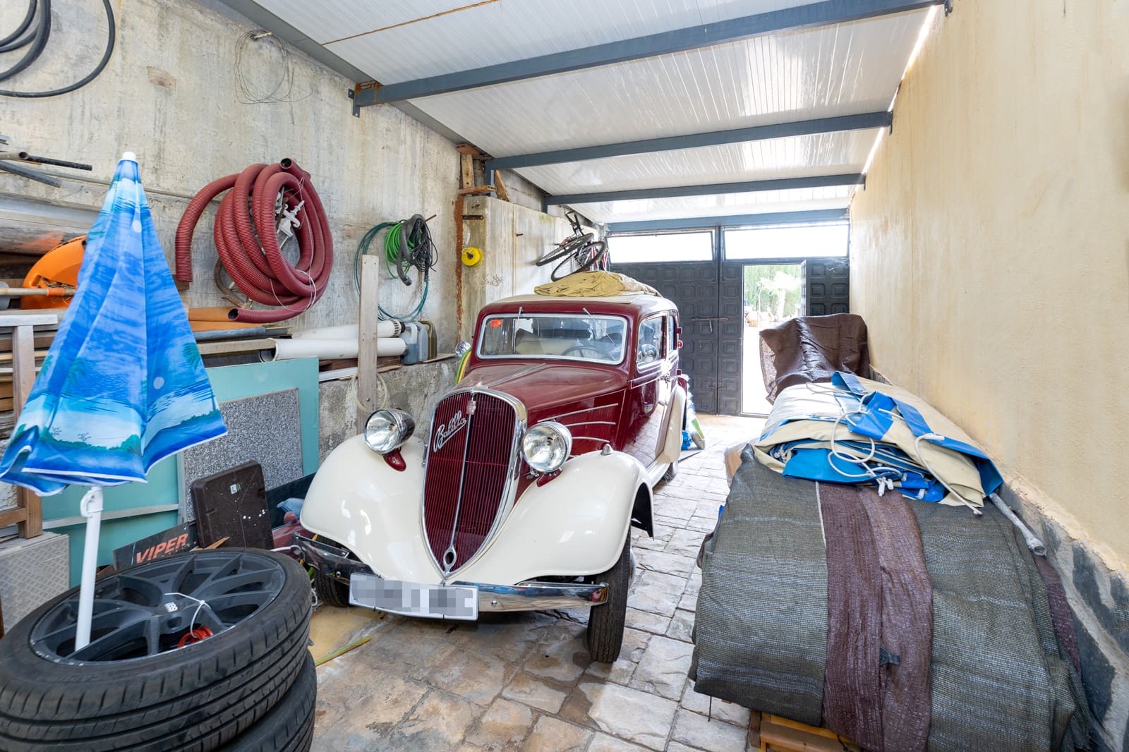 7 makuuhuone Huvila myytävänä paikassa Huetor Santillan mukana uima-altaan - 365 000 € (Ref: 8603785)