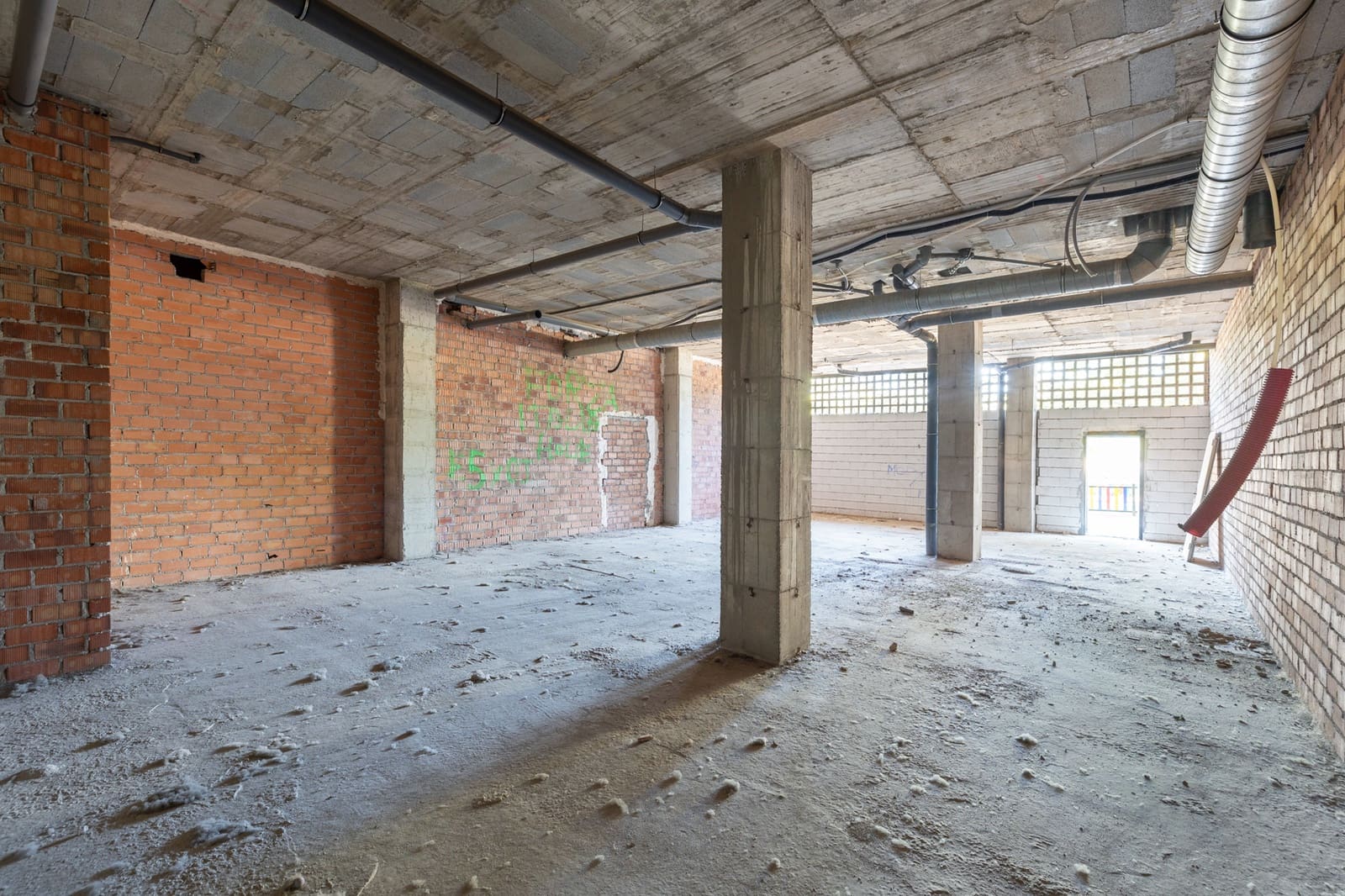 Commercial for sale in Granada city - € 299,000 (Ref: 8623528)