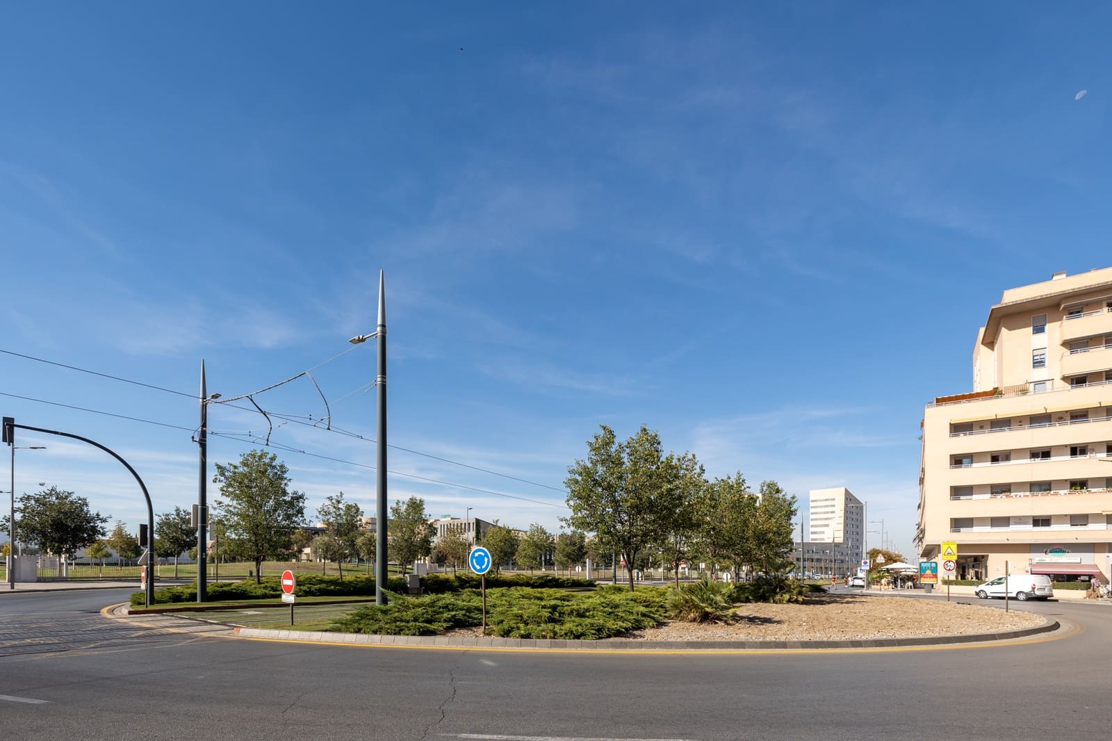 Commercial for sale in Granada city - € 299,000 (Ref: 8623528)