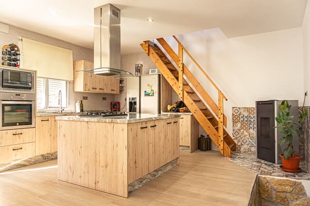 4 sovrum Finca/Hus på landet till salu i Castillo de Locubín med pool - 200 000 € (Ref: 8639389)